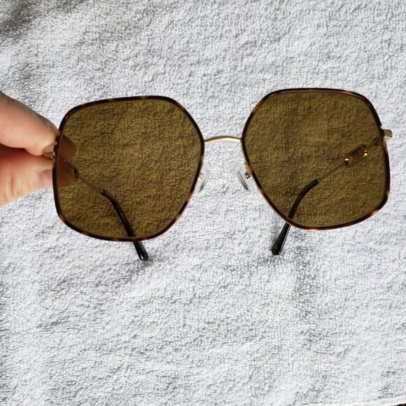 Michael Kors sunglasses with original case (like new) - Picture 3 of 7